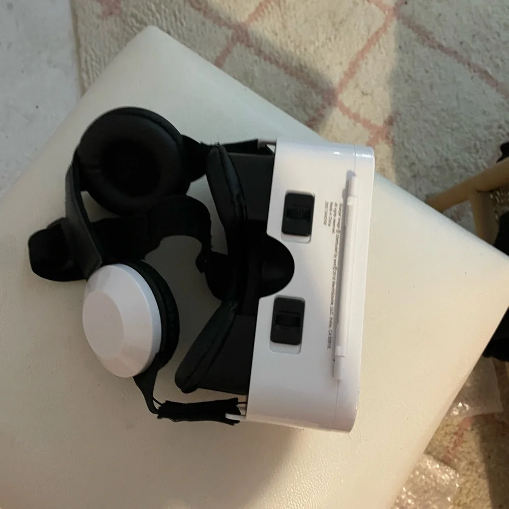VR - Picture 2 of 4